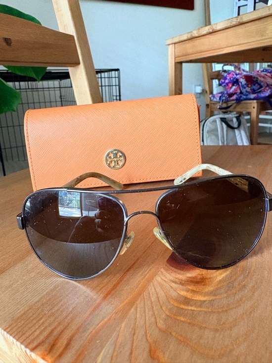 Tory Burch Accessories - Tory Burch pilot aviator sunglasses. Gunmetal frame w blue/cream. Brown-Lensed